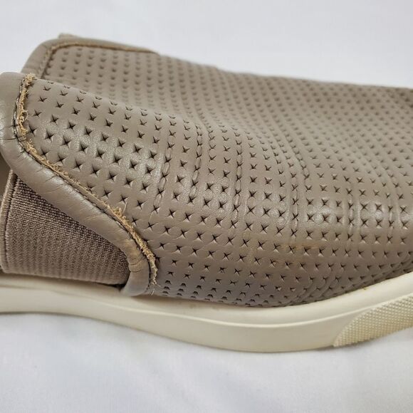 Vince Blair Perforated Leather Slip-on Sneakers in Beige - Size 8.5 - Picture 6 of 9